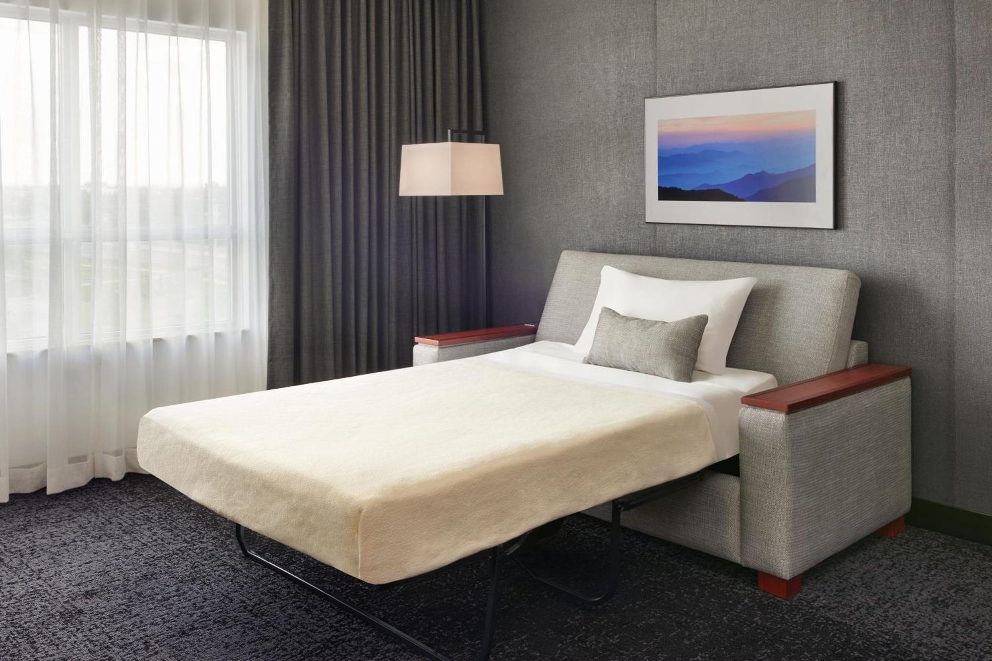 Courtyard By Marriott Calgary Airport Otel Dış mekan fotoğraf